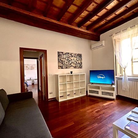 Elegante Appartamento Nel Centro Storico Di Torino Bagian luar foto