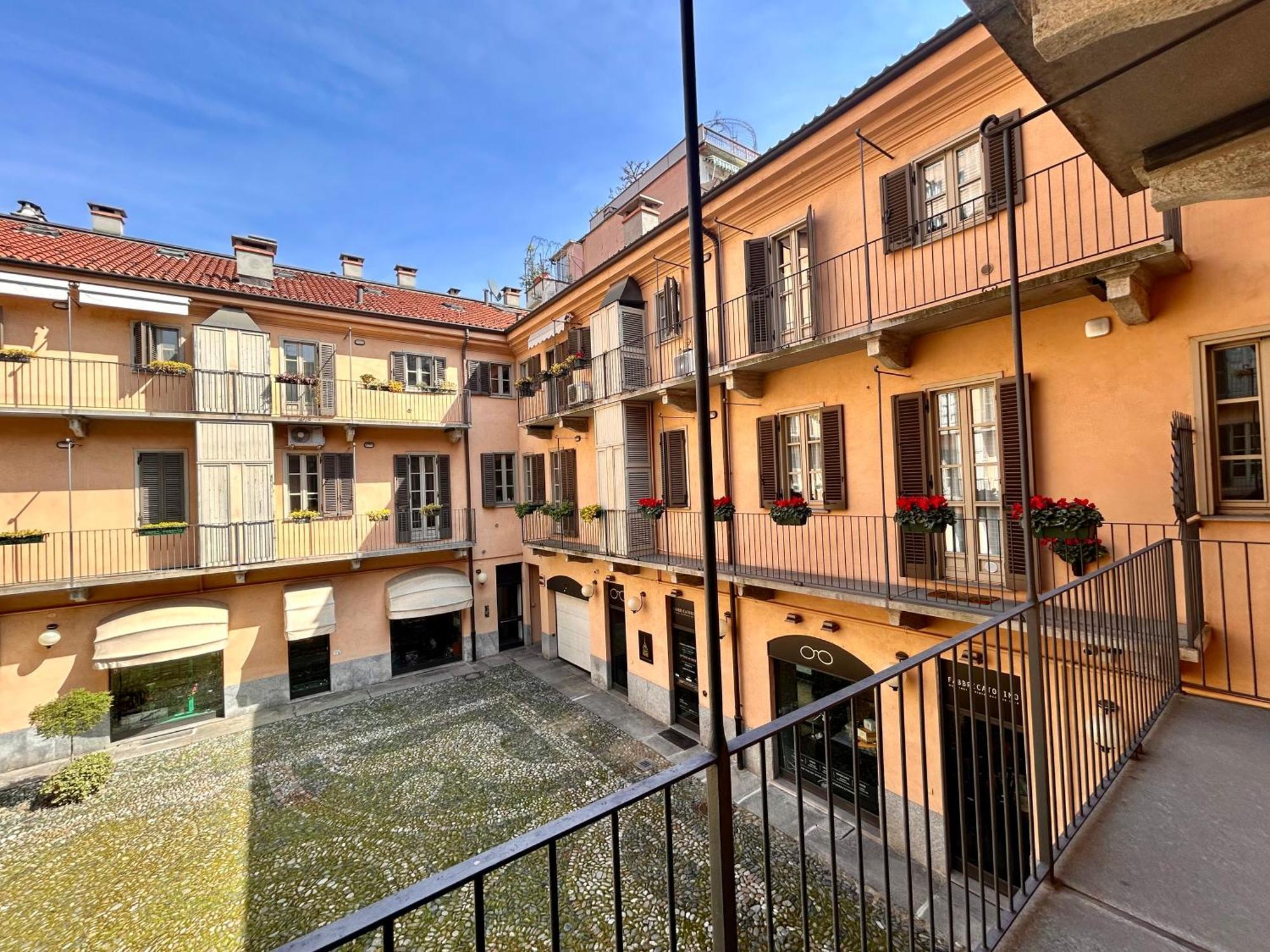 Elegante Appartamento Nel Centro Storico Di Torino Bagian luar foto